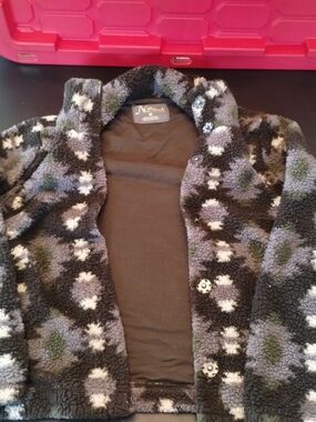Natural Reflections Women's Size Medium Black, Gray & Cream Sherpa
